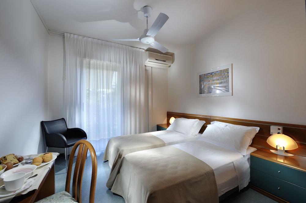 Hotel Delle Nazioni Lignano Sabbiadoro Kültér fotó