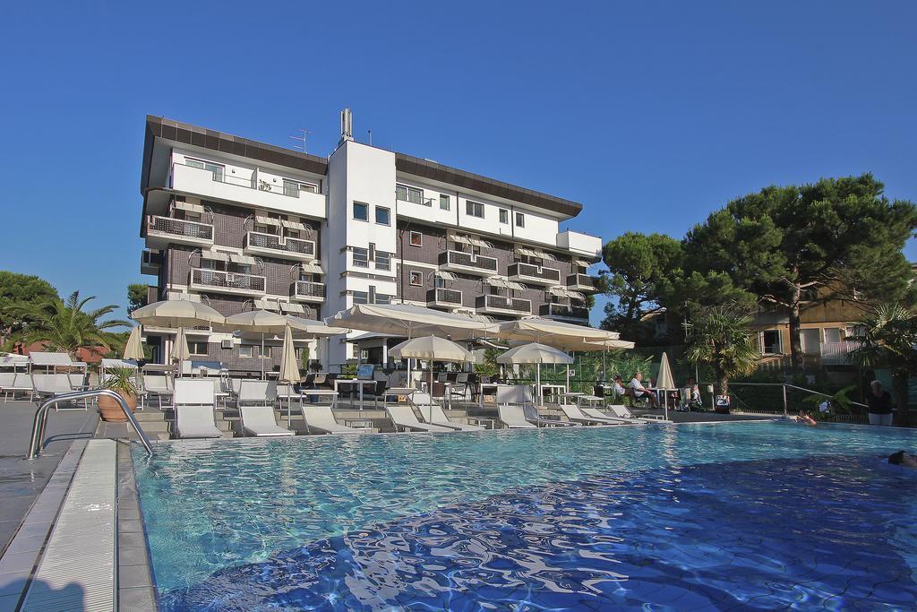 Hotel Delle Nazioni Lignano Sabbiadoro Kültér fotó